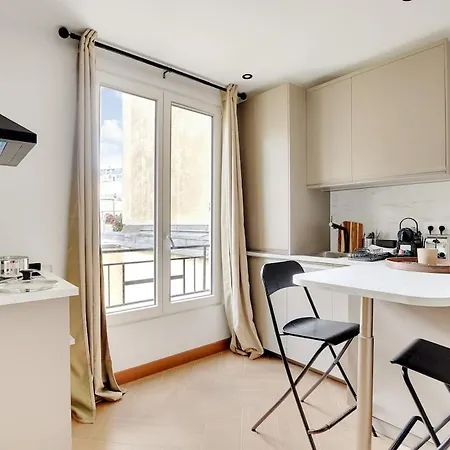 Appartement 36 2 People Eiffel Tower Parijs