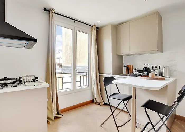 アパート 36 2 People Eiffel Tower パリ